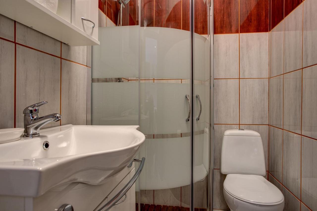 Apartment Laura With Terrace Воднян Екстериор снимка